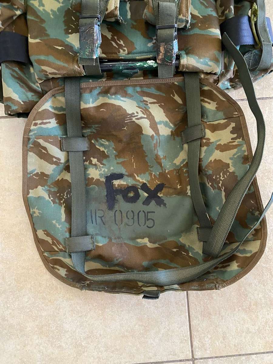 32 BATTALION,LARGE BACK PACK,WITH METAL H FRAME-PLEASE HAVE A LOOK AT PICS PLACED-THIS IS HOW I GOT
