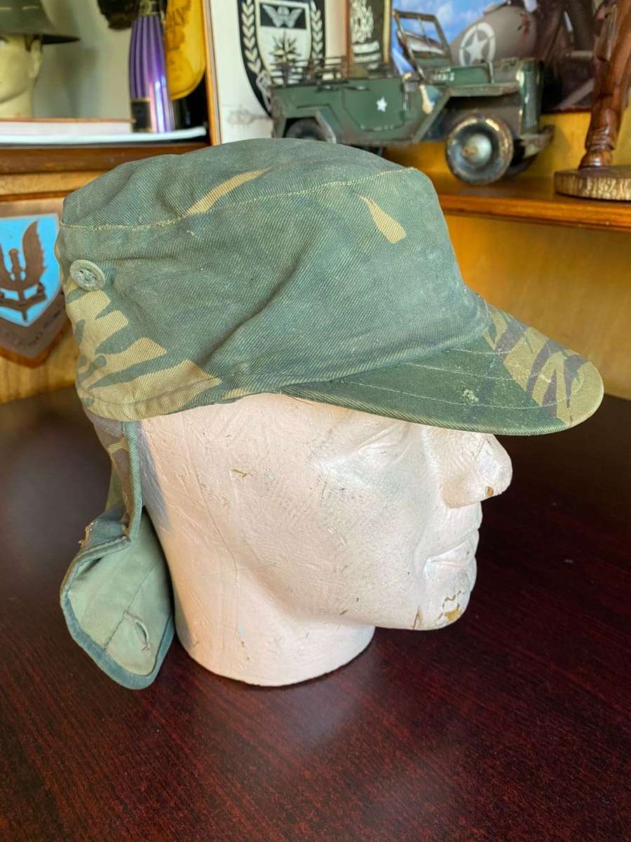 RHODESIAN CAMO FLAP CAP-ORIGINAL BATTLE USED- INSIDE RING MEASURES 57 CM -BUTTONS COMPLETE