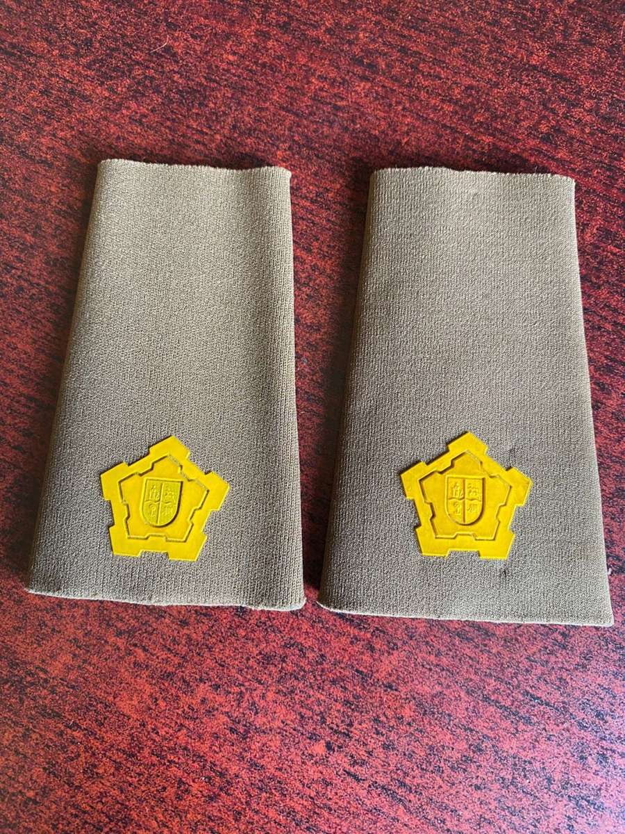 RUBBERISED RANK PAIR FOR MAJOR-WORN 1980`S-1996