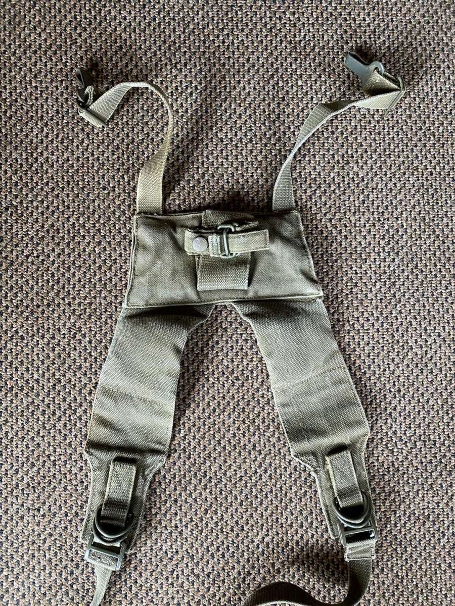 RHODESIAN PATTERN 62 YOKE PADDED-OLIVE GREEN WEBBING-GOOD AND COMPLETE CONDITION