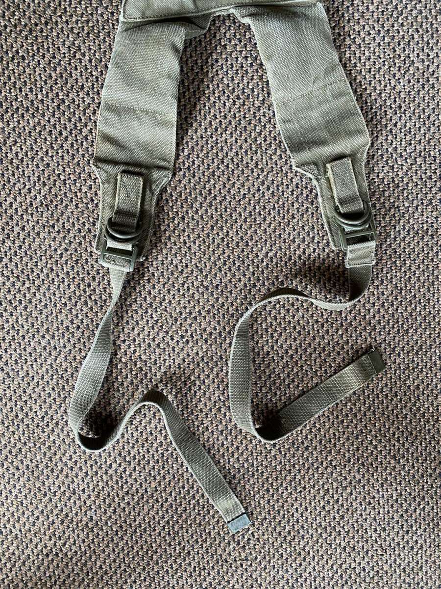RHODESIAN PATTERN 62 YOKE PADDED-OLIVE GREEN WEBBING-GOOD AND COMPLETE CONDITION