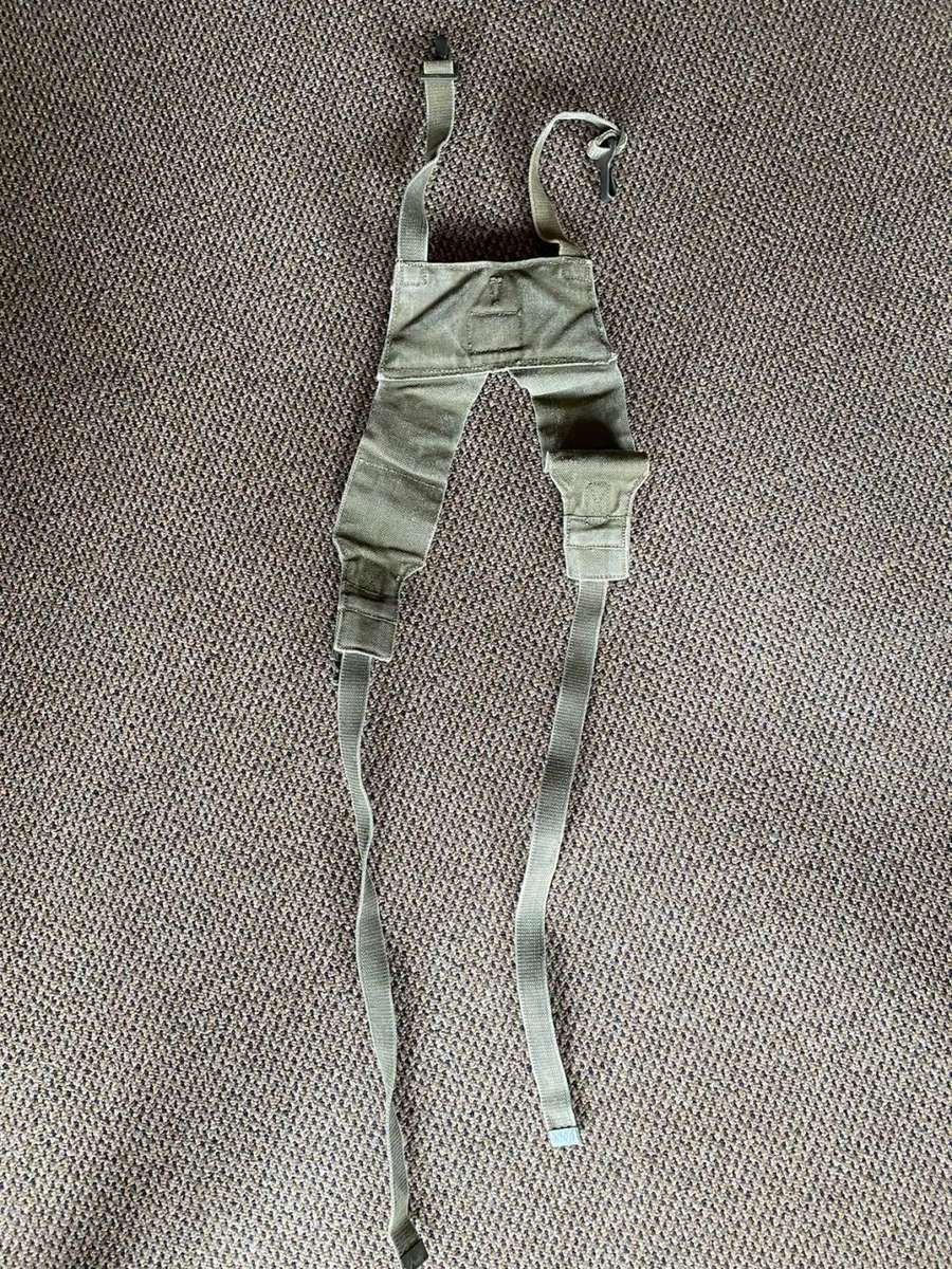 RHODESIAN PATTERN 62 YOKE PADDED-OLIVE GREEN WEBBING-GOOD AND COMPLETE CONDITION