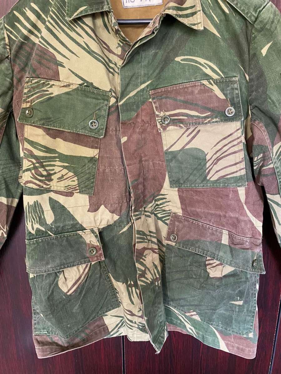 RHODESIAN CAMO JACKET,LABELLED AND NAMED TO HALL 110-971-BLOOD GROUP A RH NEG.-SIZE MEDIUM TO LARGE-