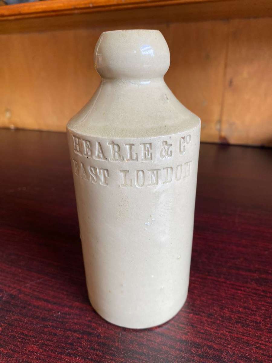 VERY SCARCE HEARLE & CO-EAST LONDON GINGER BEER BOTTLE IN VERY GOOD CONDITION,WITHOUT ANY DAMAGE