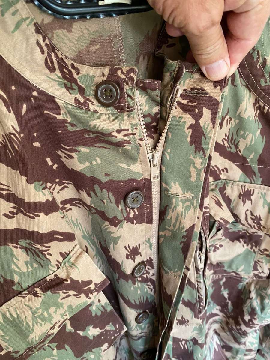 ORIGINAL PERIOD ITEM, FRELIMO 1970`S LIZARD PATTERN (WINTER) CAMO JACKET SIZE XTRA LARGE-MEASURES 74