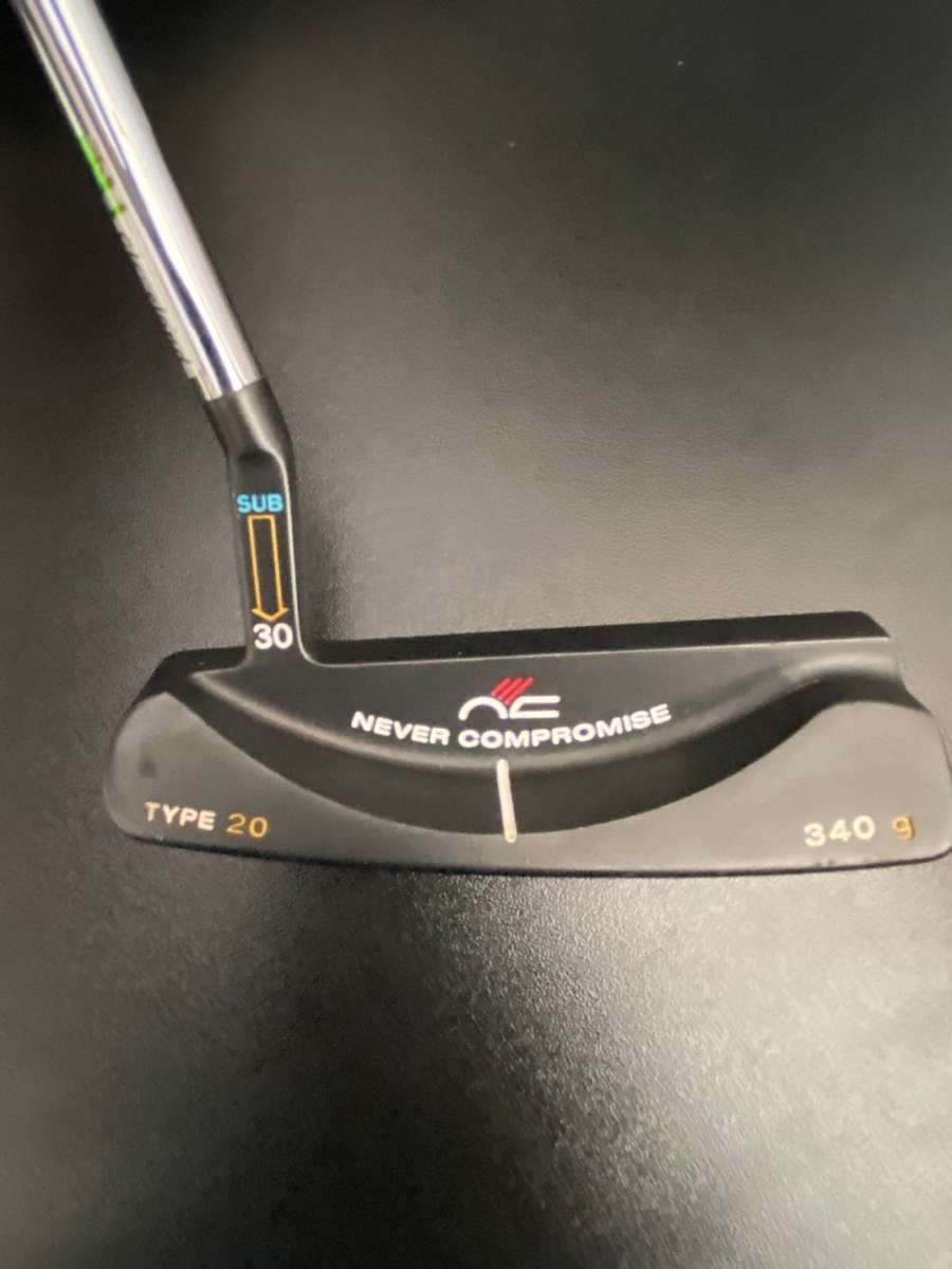 CLEVELAND PUTTER-PLEASE LOOK AT PICS-OVERALL LENGTH 93 CM