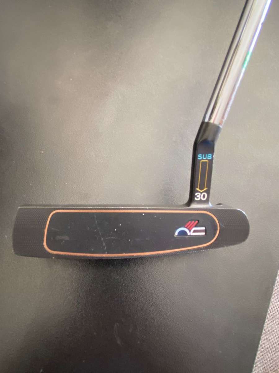 CLEVELAND PUTTER-PLEASE LOOK AT PICS-OVERALL LENGTH 93 CM