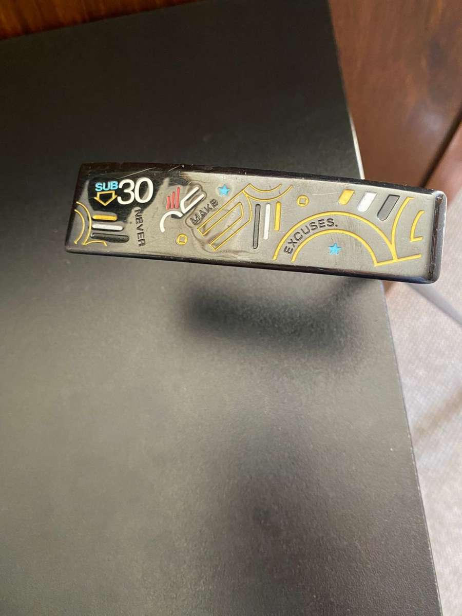 CLEVELAND PUTTER-PLEASE LOOK AT PICS-OVERALL LENGTH 93 CM