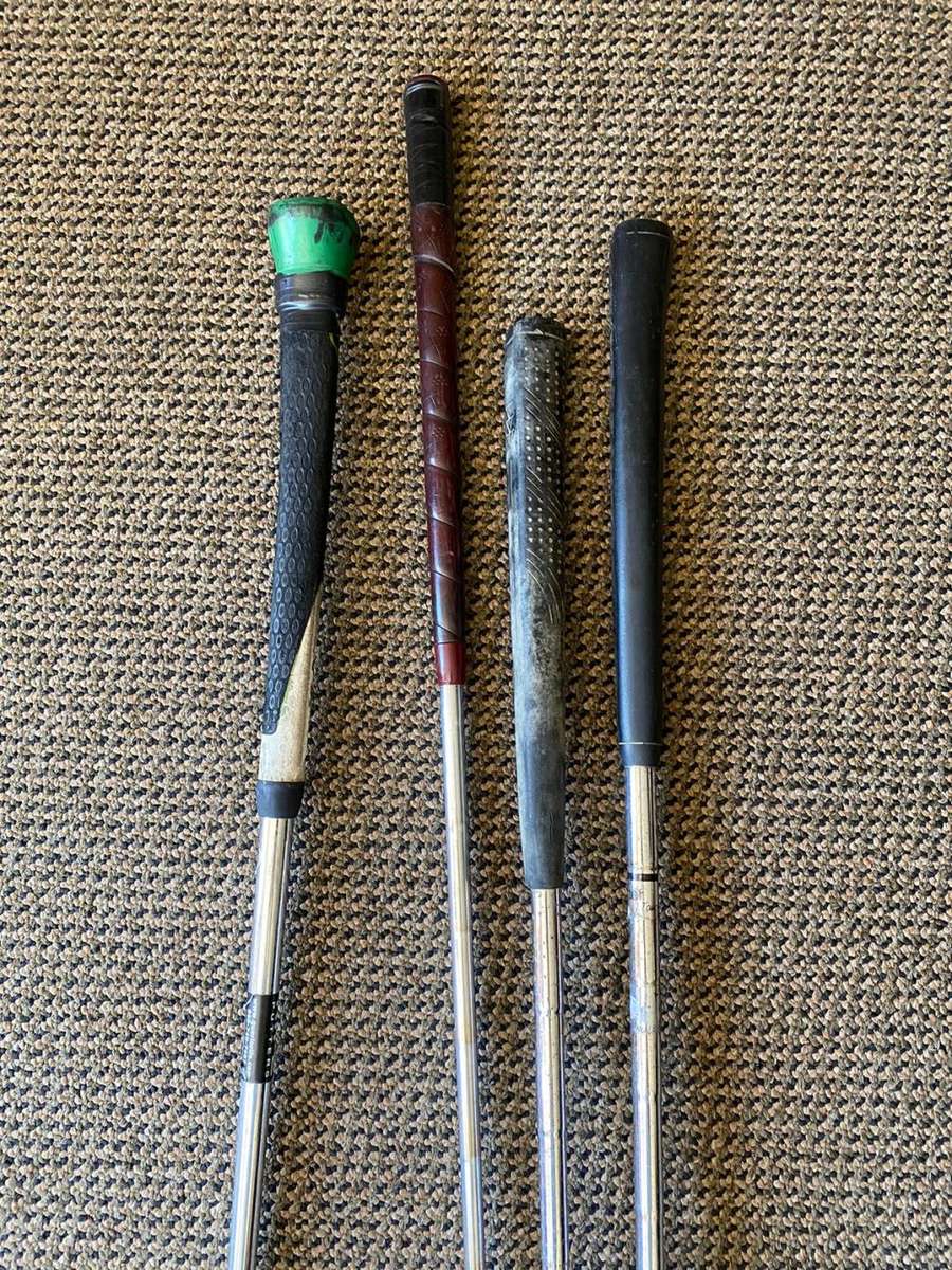 A SELECTION OF 4 PUTTERS- SOLD TOGETHER