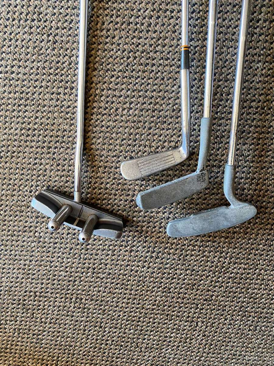 A SELECTION OF 4 PUTTERS- SOLD TOGETHER