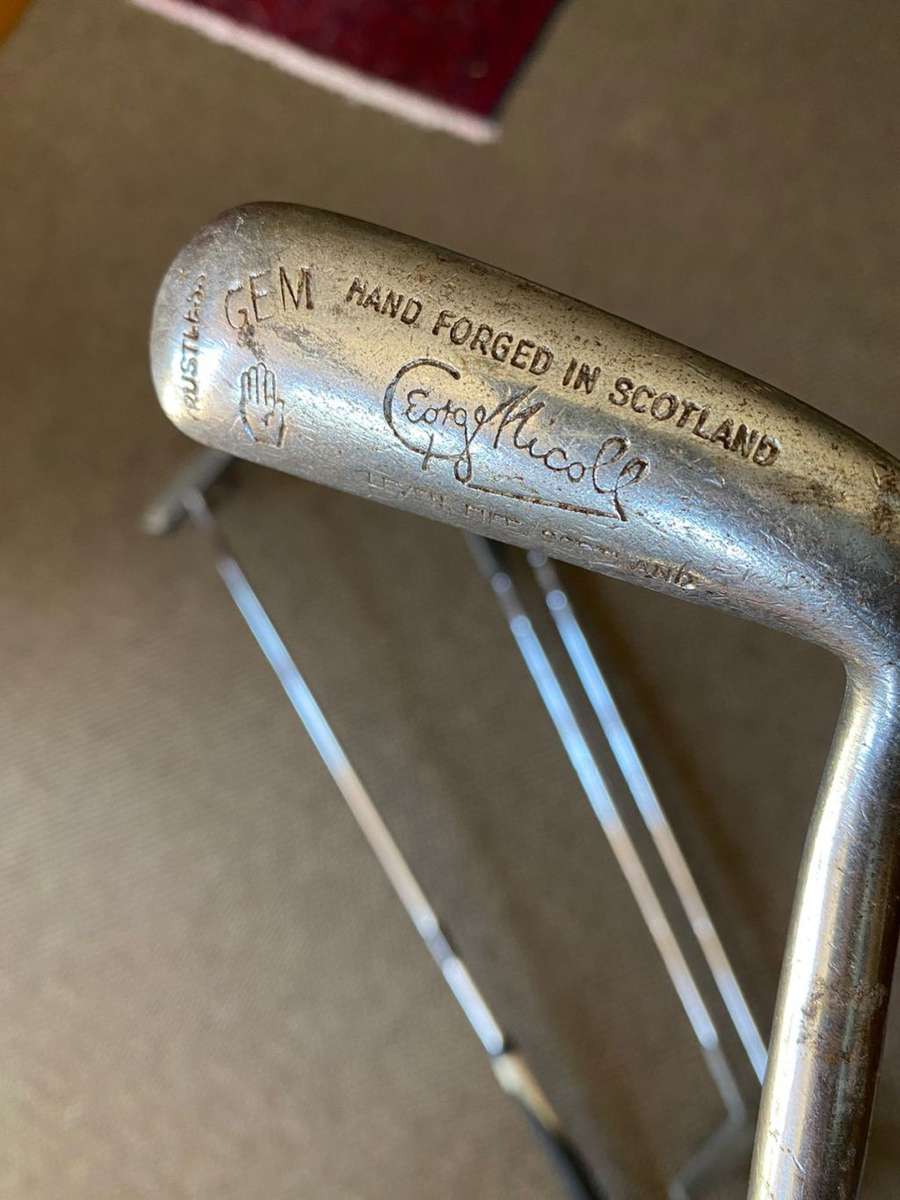 A SELECTION OF 4 PUTTERS- SOLD TOGETHER