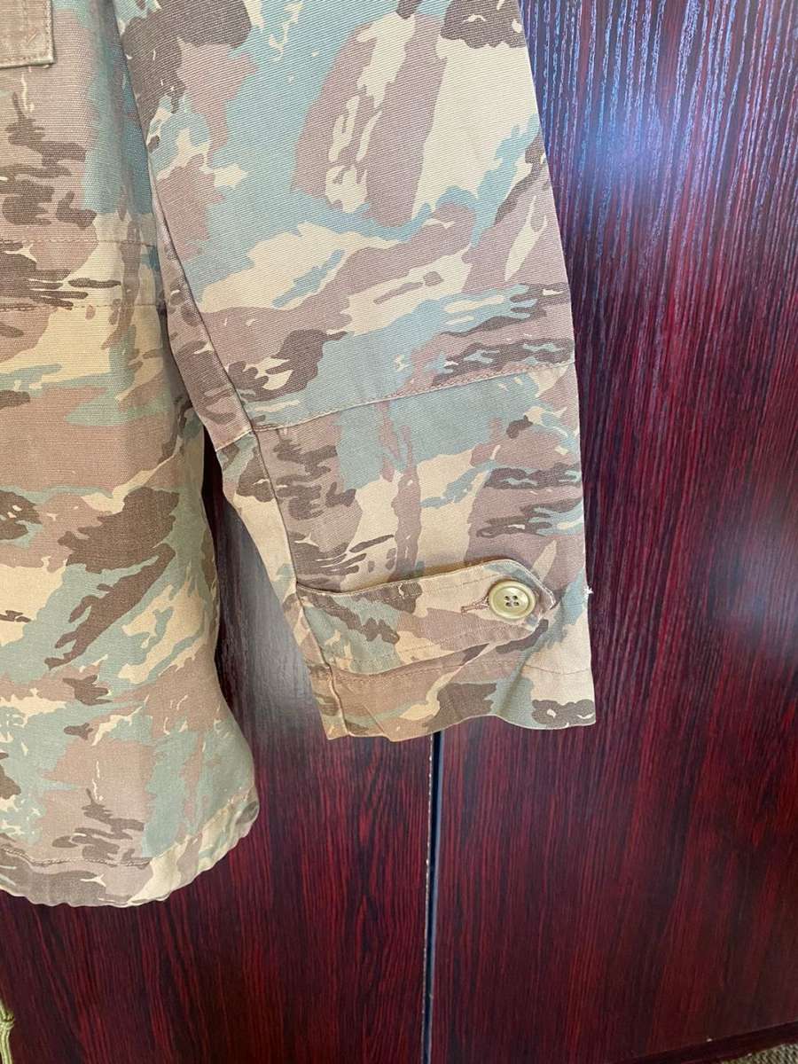 32 BATTALION,WINTER PATTERN CAMO,JACKET-SIZE MEDIU-MEASURES 54 CM ARMPIT TO ARMPIT-USED BUT GOOD CON