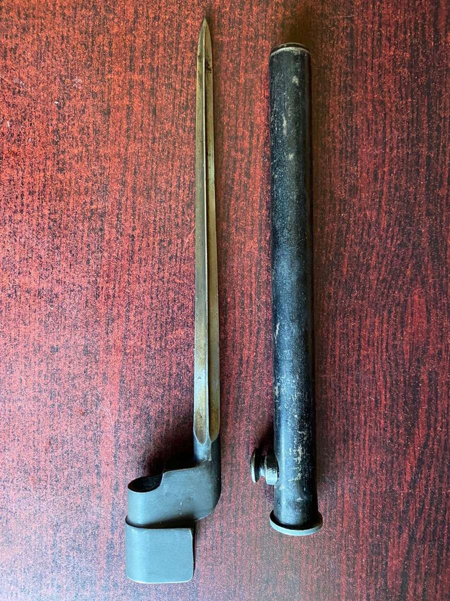 .303 NO 4 MK1-ONLY MADE BY SINGER FROM THERE THE S.M. FACTORY MARKINGS ON THE SOCKET-BOTH BAYONET AN