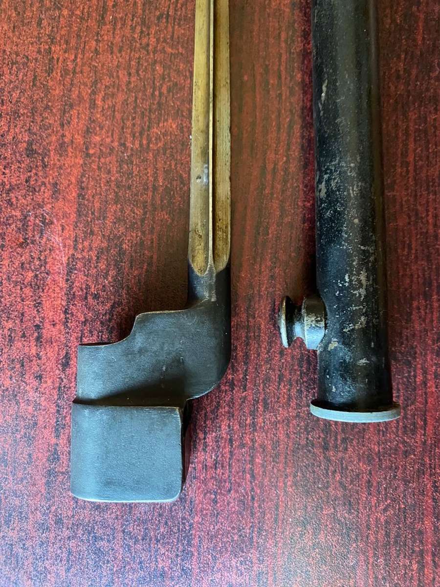 .303 NO 4 MK1-ONLY MADE BY SINGER FROM THERE THE S.M. FACTORY MARKINGS ON THE SOCKET-BOTH BAYONET AN