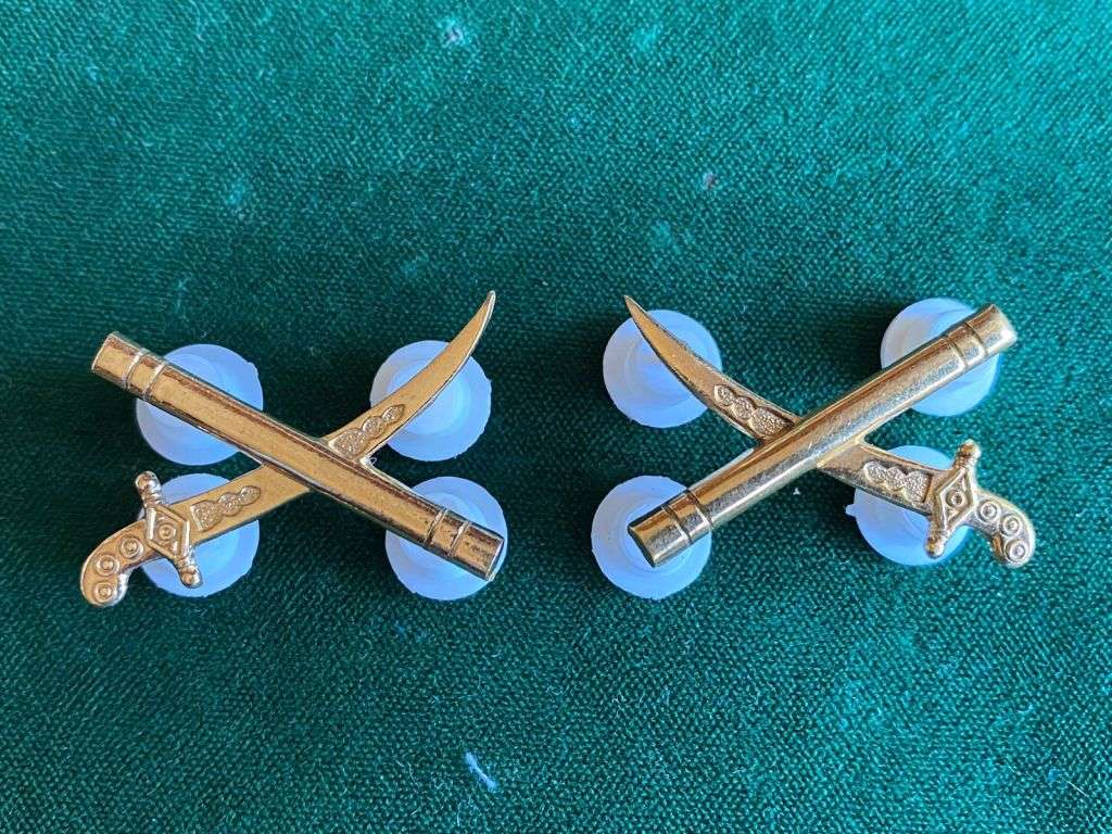 ARMY GENERAL, GILDING METAL,MESS DRESS RANK BADGE-MATCHING PAIR-ALSO WORN BY SAAF,SAMS AND SAP-PINS