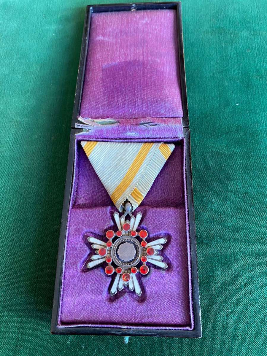 JAPAN ORDER OF THE SACRET TREASURE ESTABLISHED IN 1888-BOXED -SCARCE