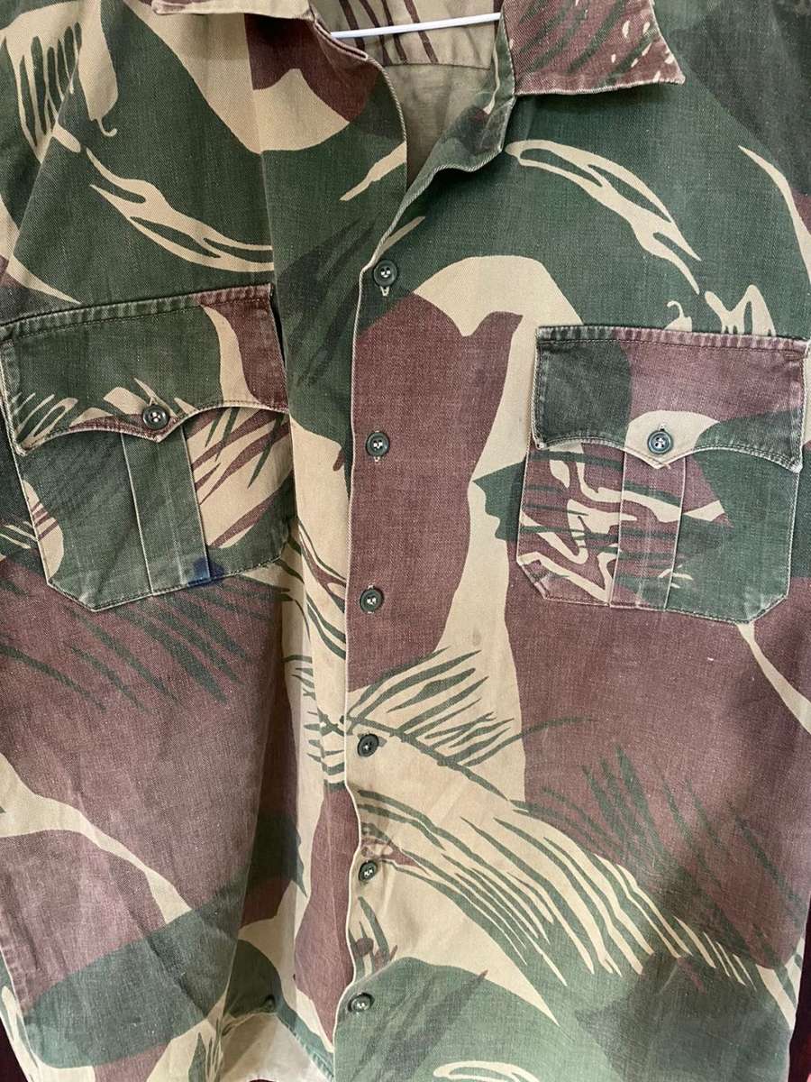 RHODESIAN CAMO,SHORT SLEEVE SHIRT BATTLE USED,BUT STILL GOOD CONDITION-SIZE LARGE-MEASURES 60 CM ARM