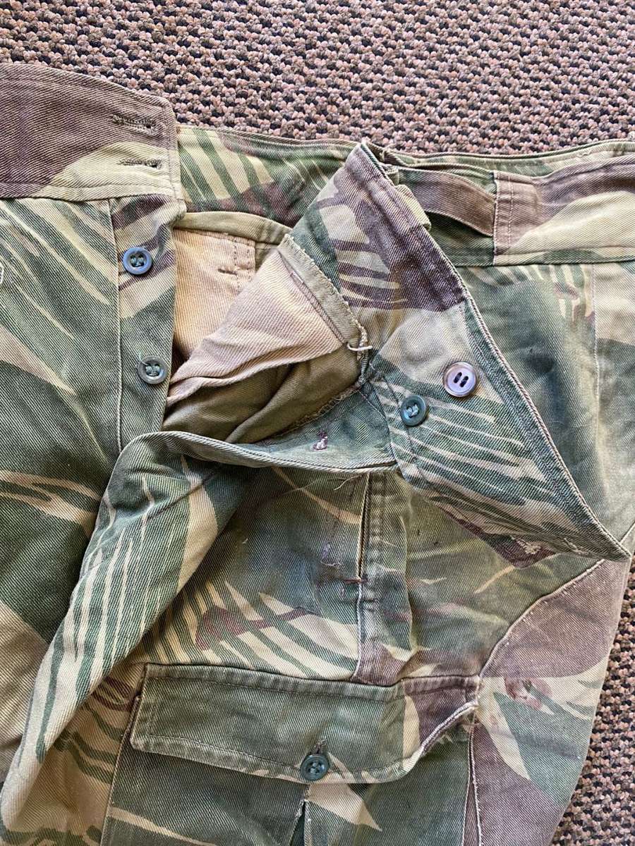 RHODESIAN CAMO TROUSERS-SIZE 32 PIPE LENGTH OF 70CM-REAR PADDING AND WAIST ADJUSTER-BATTLE USED
