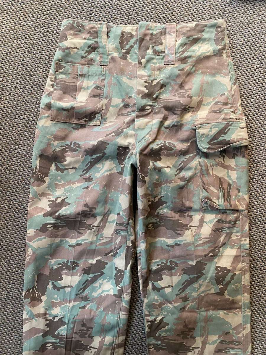 32 BATTALION (WINTER PATTERN) TROUSERS-SIZE 32 TO 34 -PIPE LENGTH 80CM-VERY GOOD CONDITION WITHOUT A