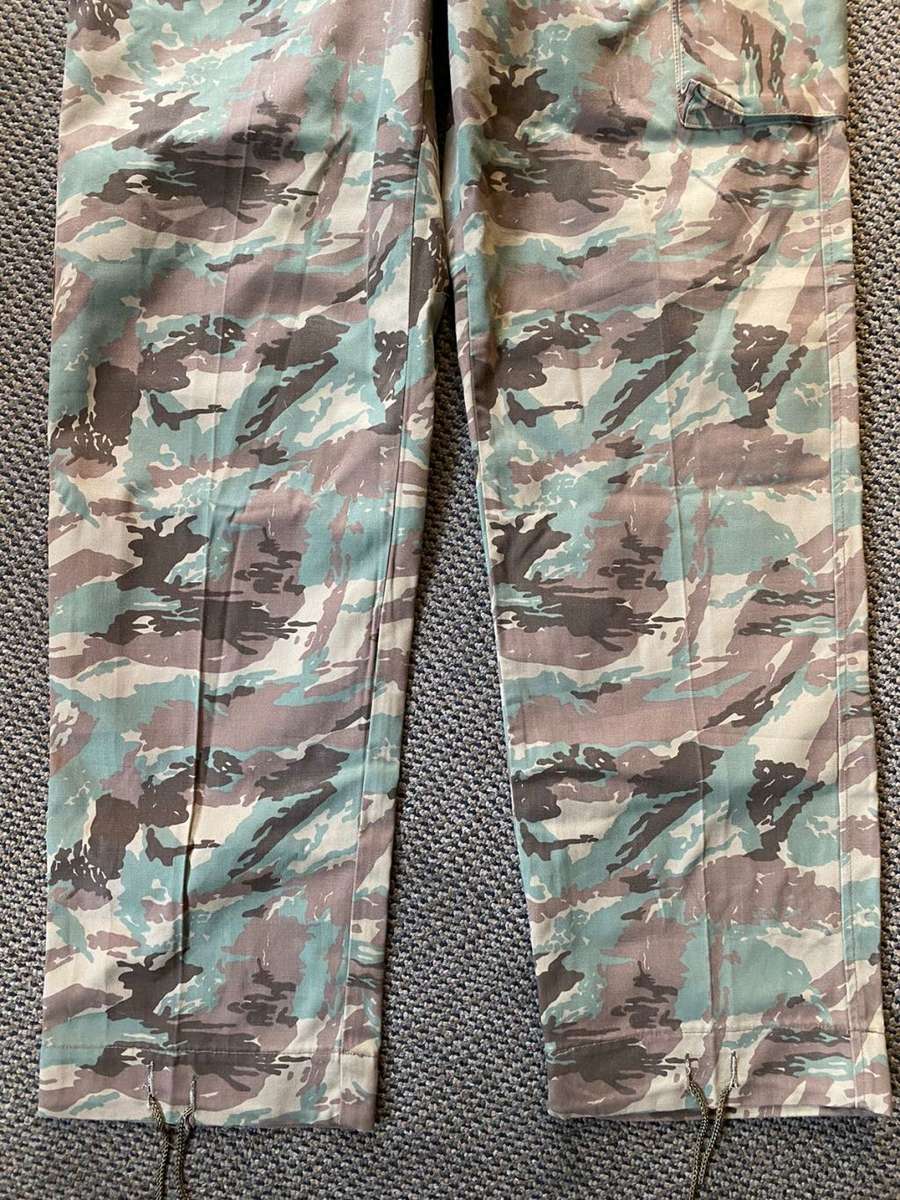 32 BATTALION (WINTER PATTERN) TROUSERS-SIZE 32 TO 34 -PIPE LENGTH 80CM-VERY GOOD CONDITION WITHOUT A