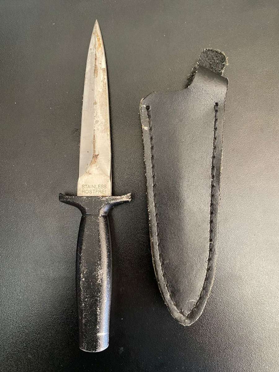 RECCE,GERBER BOOT KNIFE- OVERALL LENGTH 22,5 CM-GOOD CONDITION,NEED SOME CLEANING