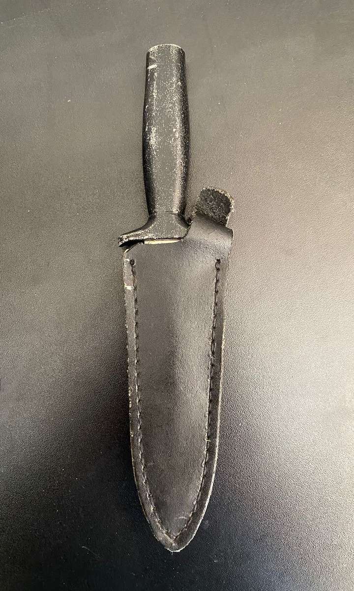 RECCE,GERBER BOOT KNIFE- OVERALL LENGTH 22,5 CM-GOOD CONDITION,NEED SOME CLEANING