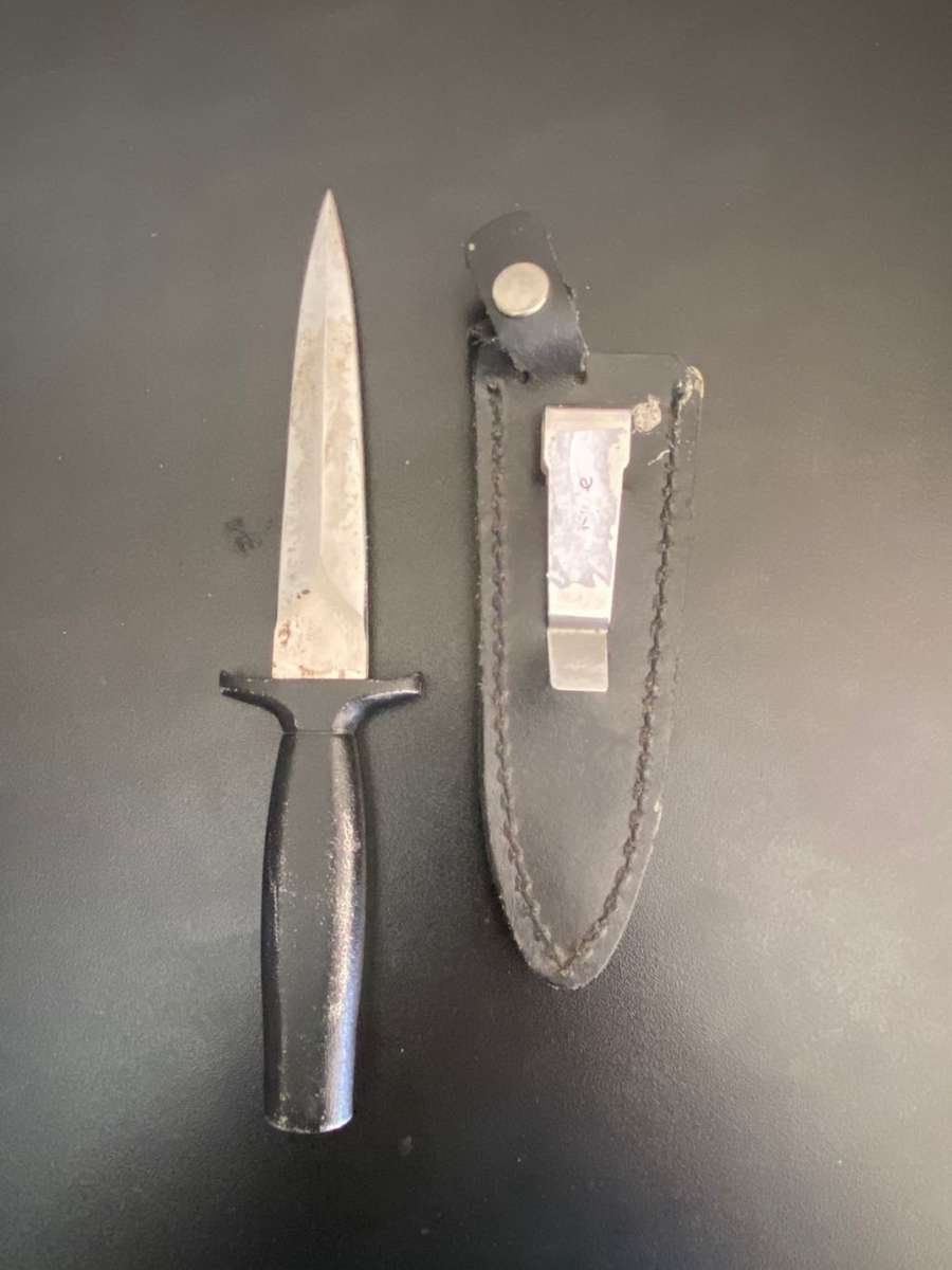 RECCE,GERBER BOOT KNIFE- OVERALL LENGTH 22,5 CM-GOOD CONDITION,NEED SOME CLEANING