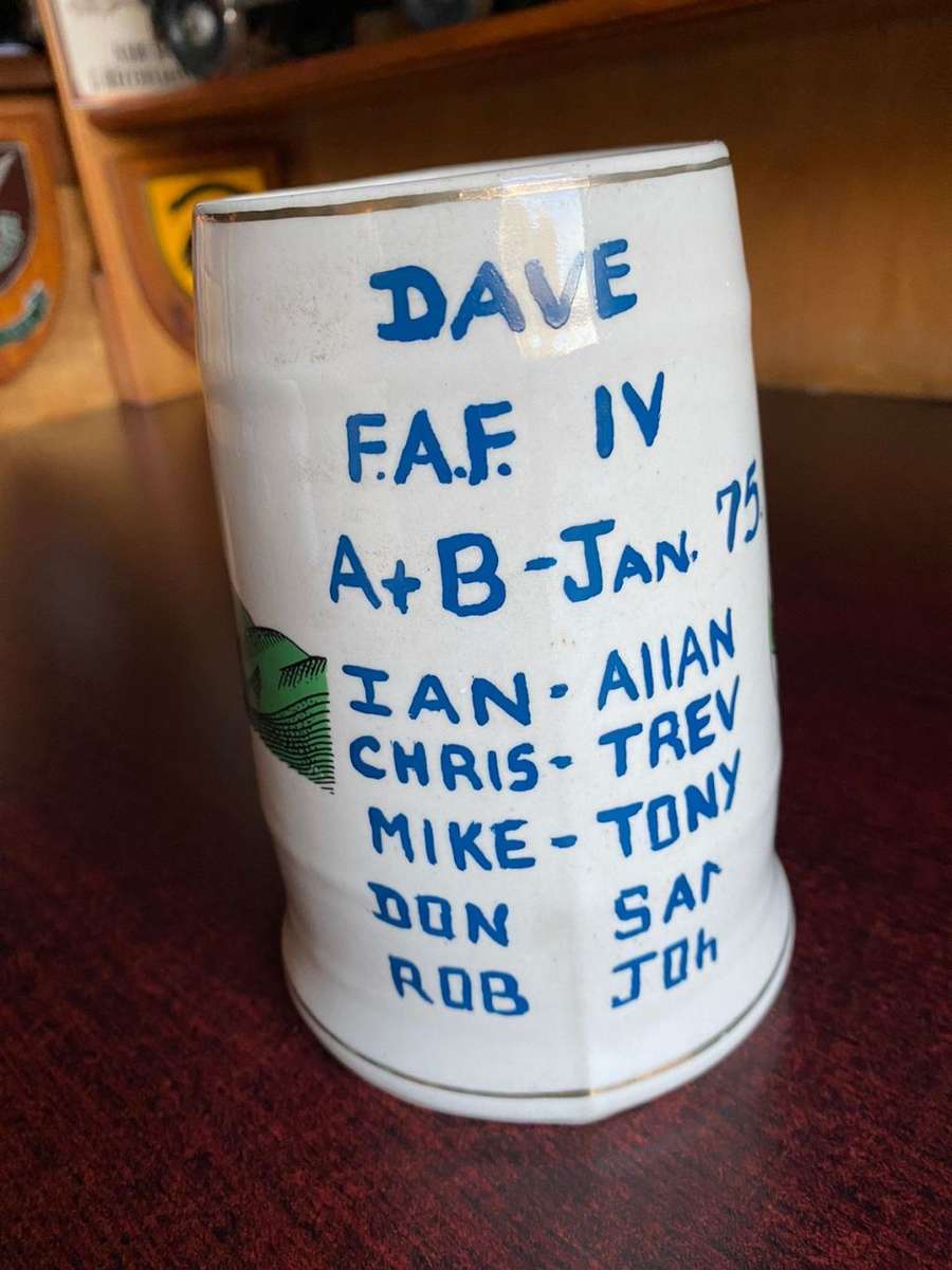 RHODESIAN MOUNT DARWIN MUG-NORBEL POTTERIES MAKERS STAMP-HEIGHT 15 CM-GOOD CONDITION WITH NO DAMAGE