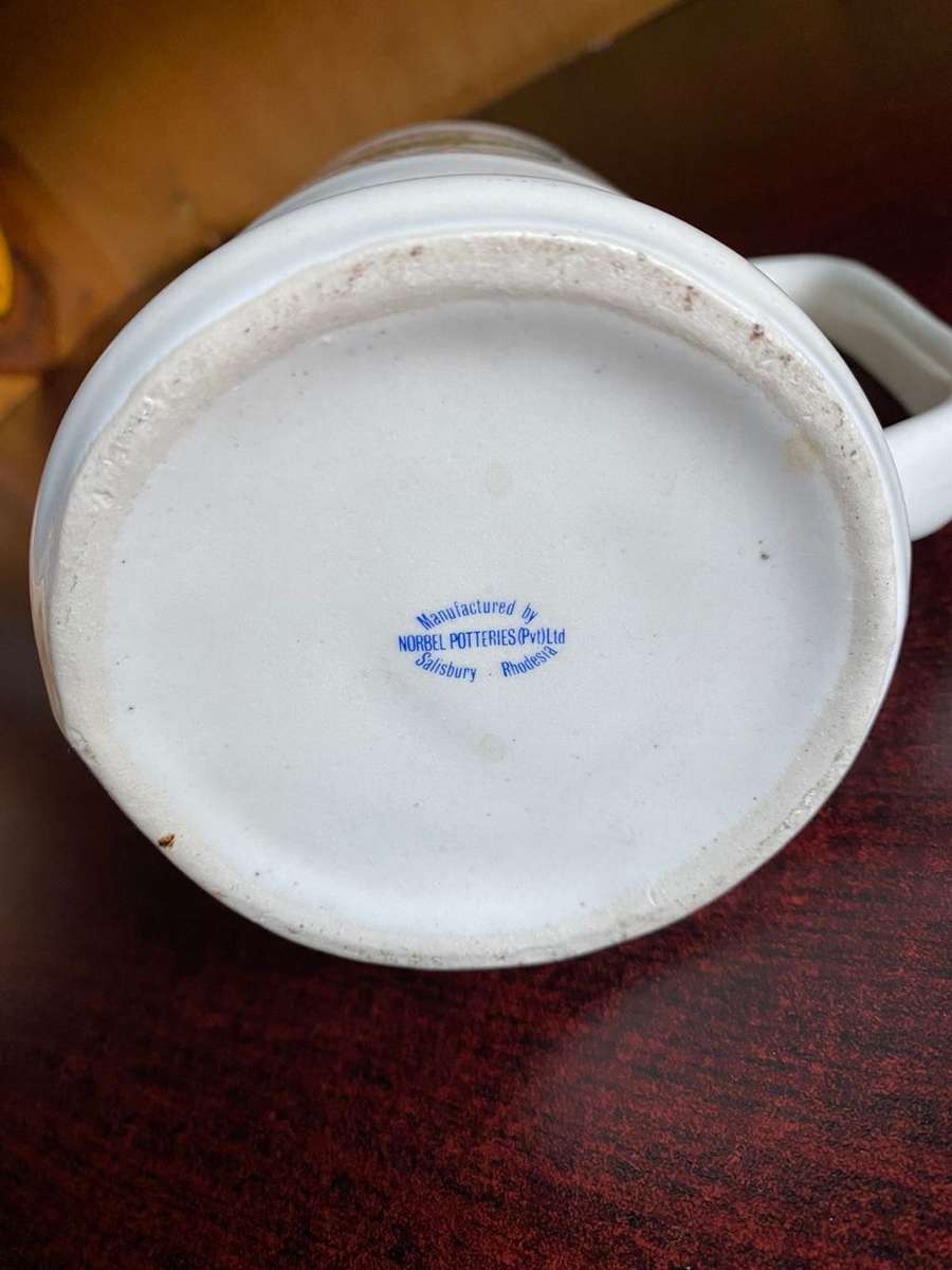 RHODESIAN MOUNT DARWIN MUG-NORBEL POTTERIES MAKERS STAMP-HEIGHT 15 CM-GOOD CONDITION WITH NO DAMAGE