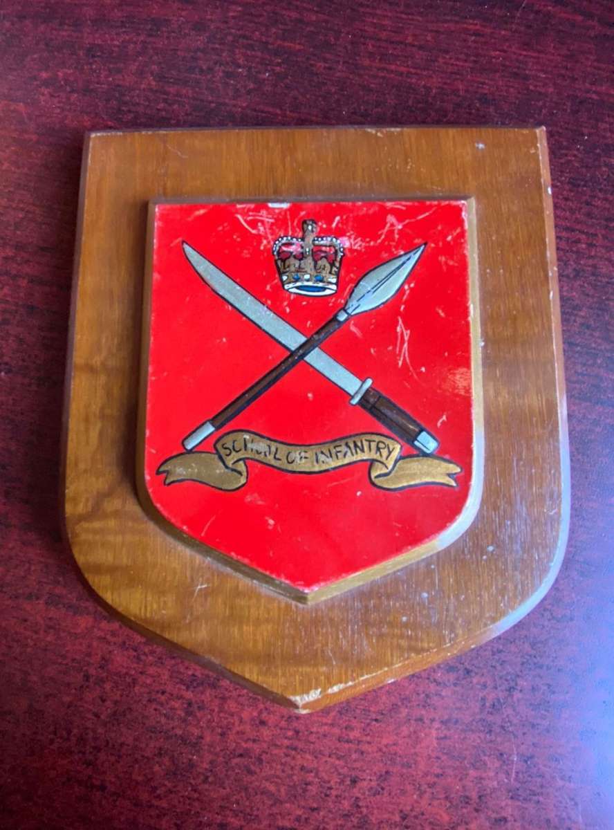 BRITISH SCHOOL OF INFANTRY PLAQUE