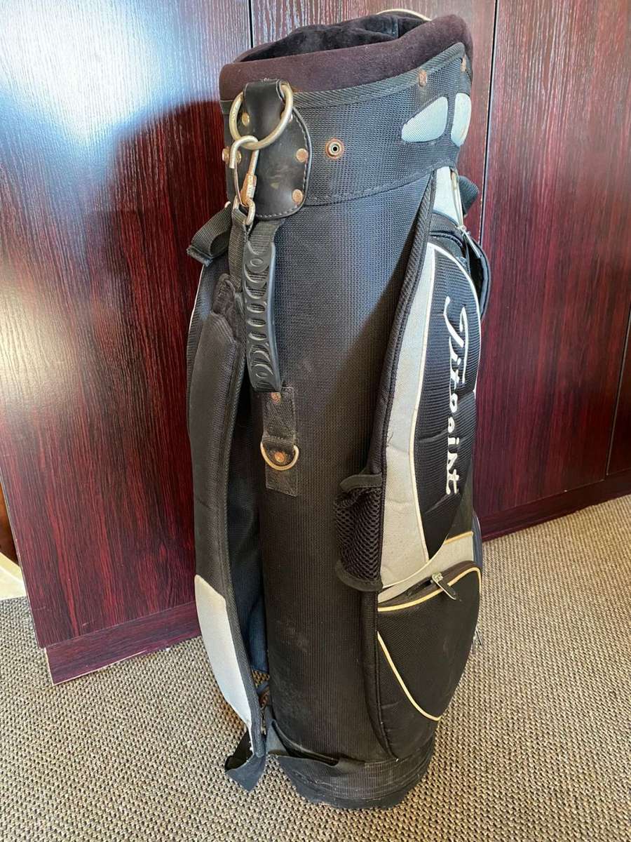 TITLEIST GOLF BAG,two zips damaged