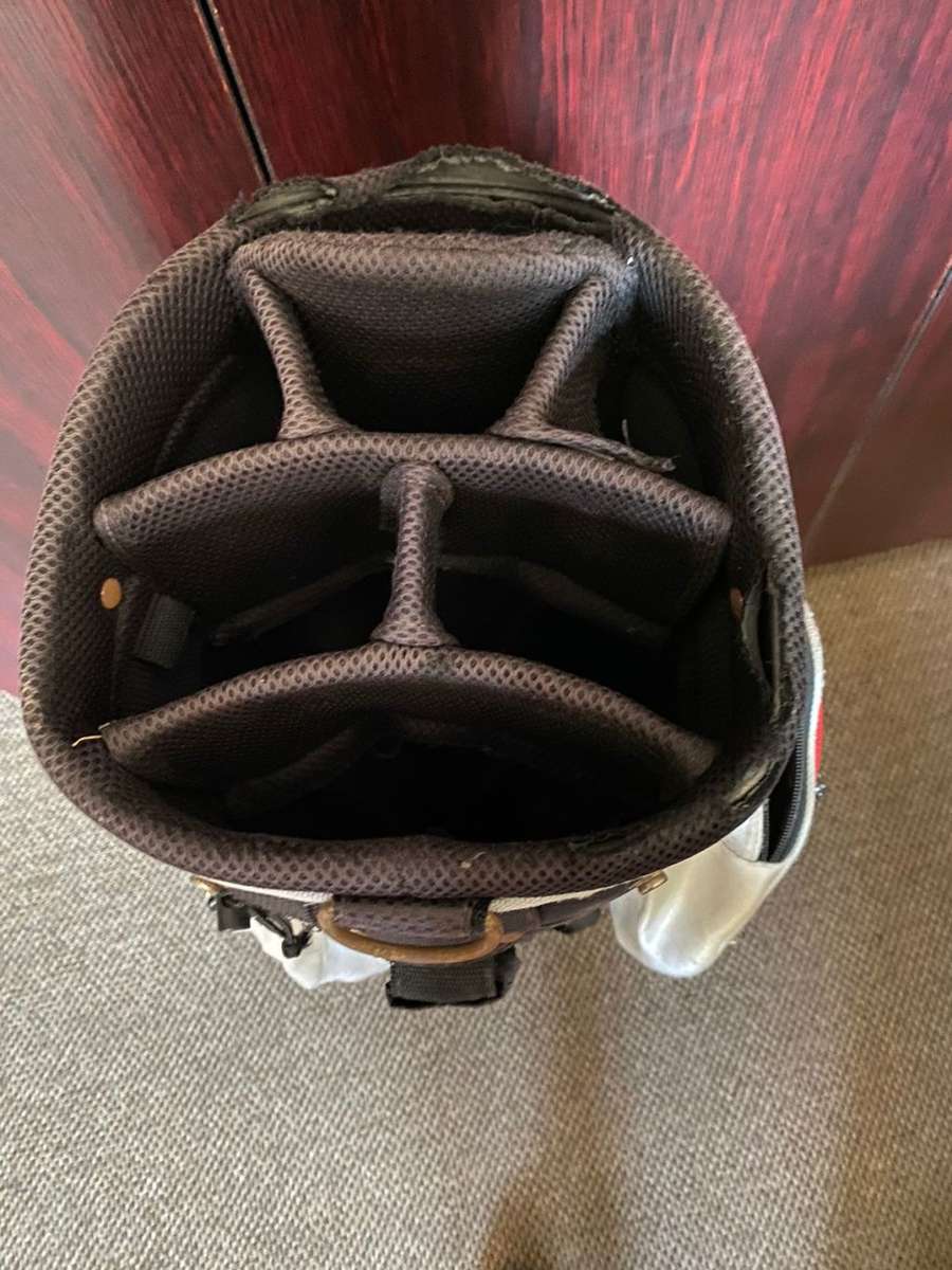 ADAMSGOLF BAG-ALL ZIPS WORKING