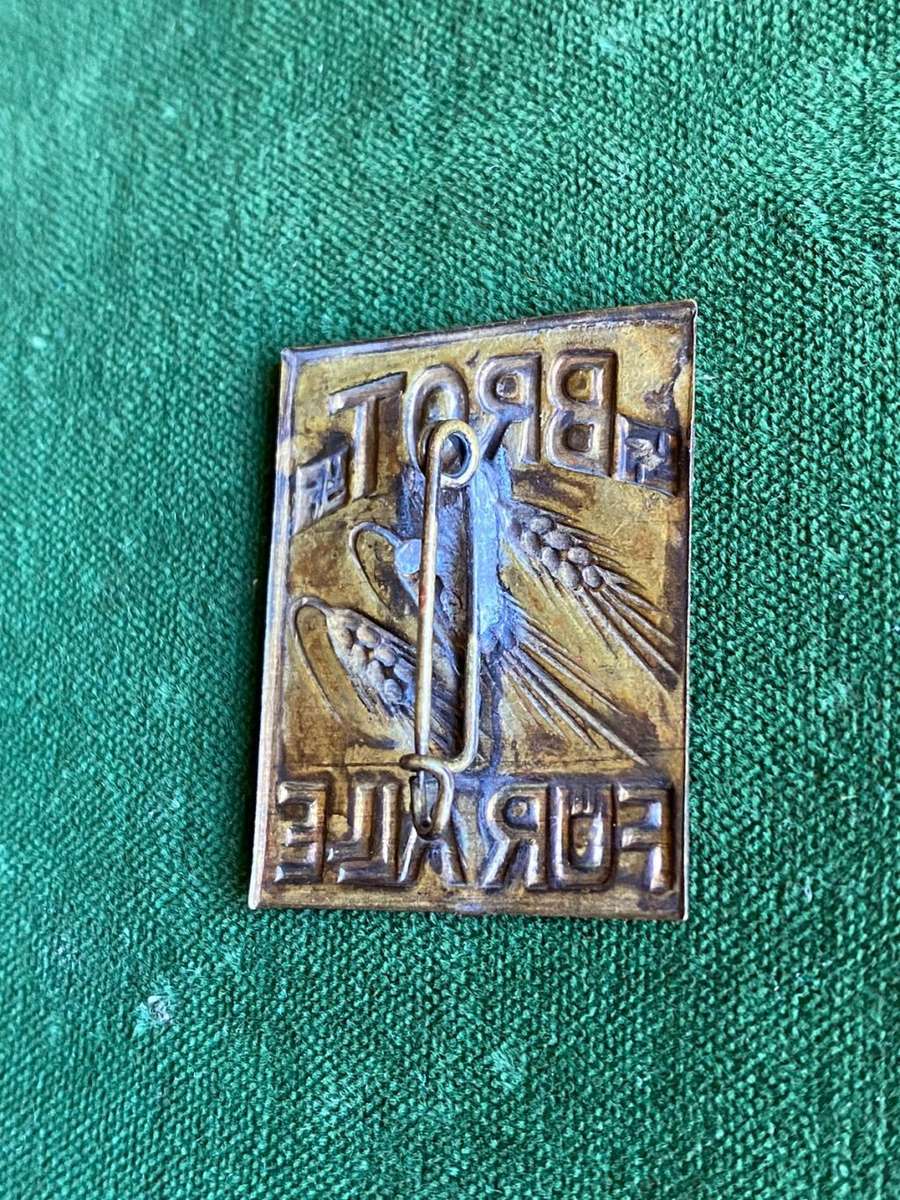WW2 GERMAN TINNY-STICK PIN INTACT