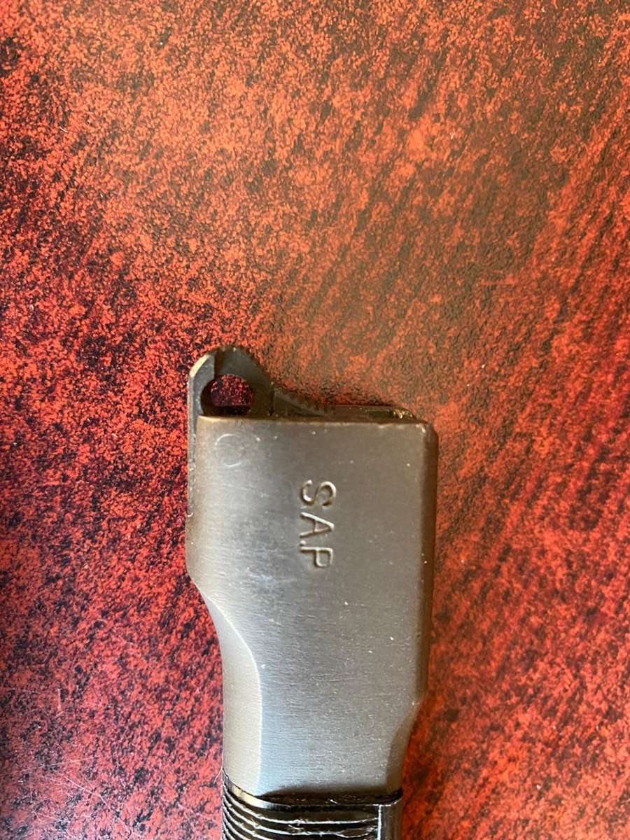 PLASTIC GRIPPED FN FAL TYPE A (1953) BAYONET WITH METAL SCABBARD AND LEATHER FROG IN NEAR MINT CONDI