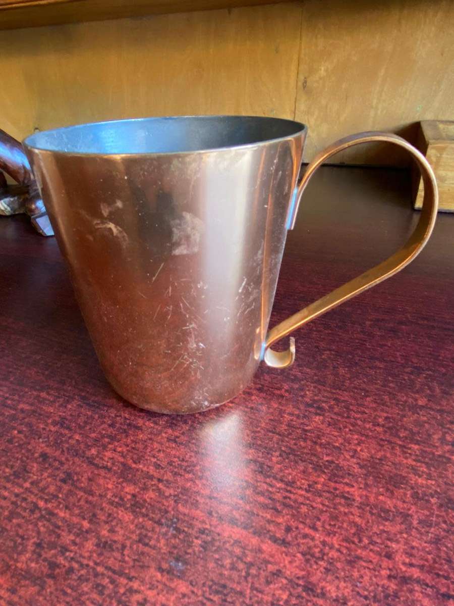 POLICE COPPER MUG FROM THE 1973 RHODESIA CAMPAIGN WITH SPECIFIC MARKINGS AND DATES-HEIGHT 10,5 CM