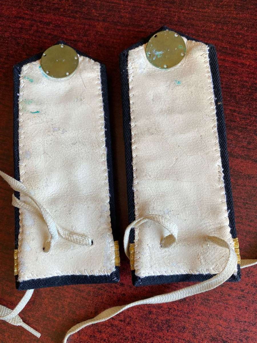 SA NAVY ENSIGNS HARD SHOULDER STRAPS-BULLION WIRE LIONS AND GOLD LACE