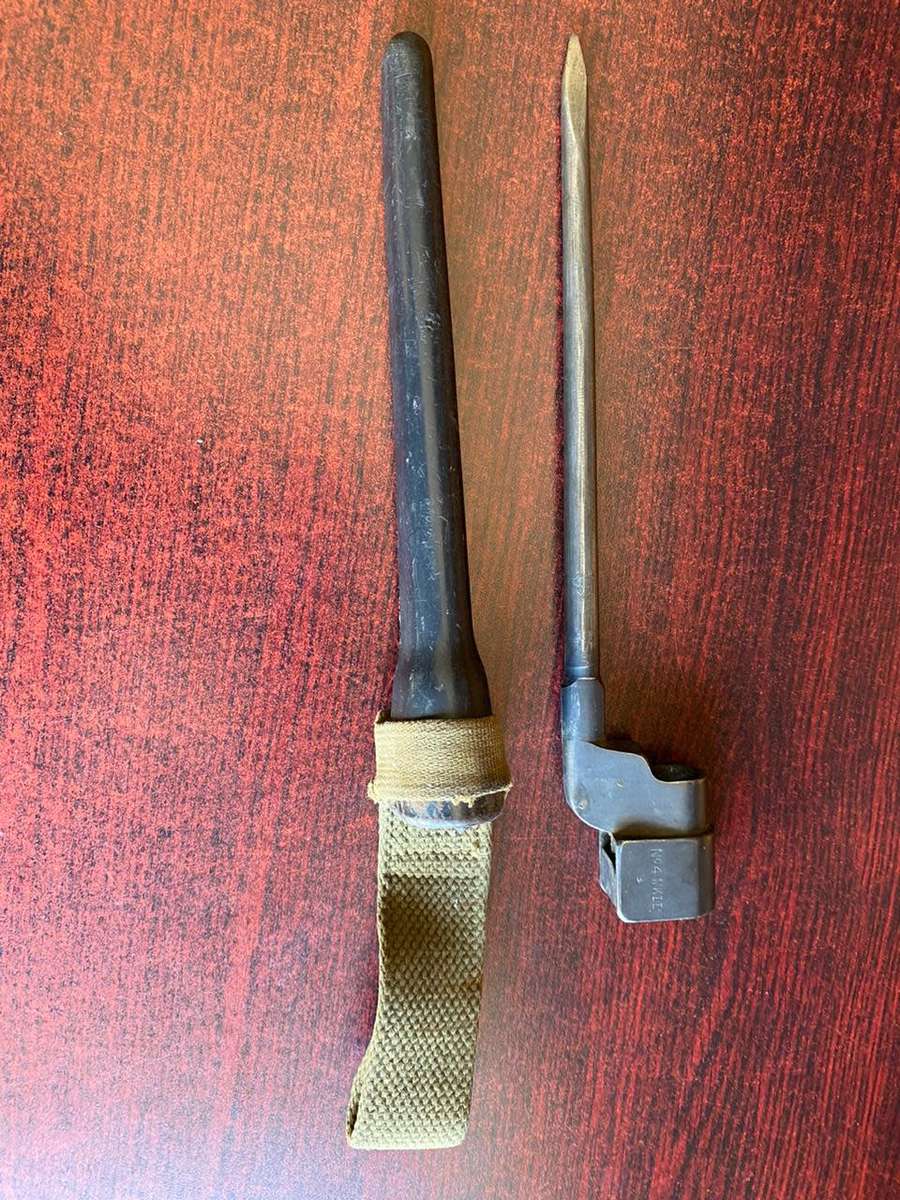 .303 RIFLE NO 4 MK11 SAVAGE BAYONET,WITH VICTORY PLASTIC SCABBARD AND WEBBING FROG-VERY GOOD CONDITI