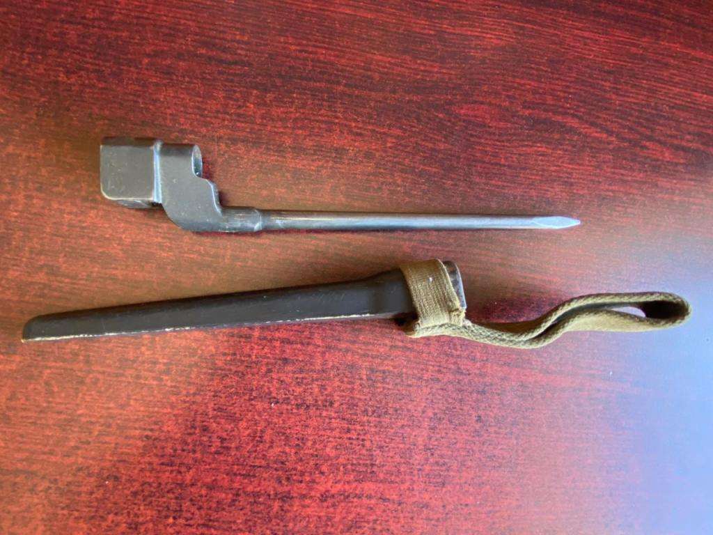 .303 RIFLE NO 4 MK11 SAVAGE BAYONET,WITH VICTORY PLASTIC SCABBARD AND WEBBING FROG-VERY GOOD CONDITI
