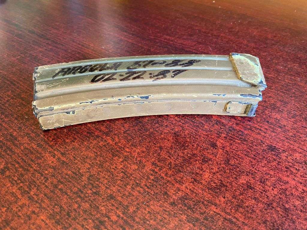 BORDER WAR BRING BACK MAGAZINE FOR R4 RIFLE-ANGOLA OPS HOOPER COMPLETE,WORKING CONDITION