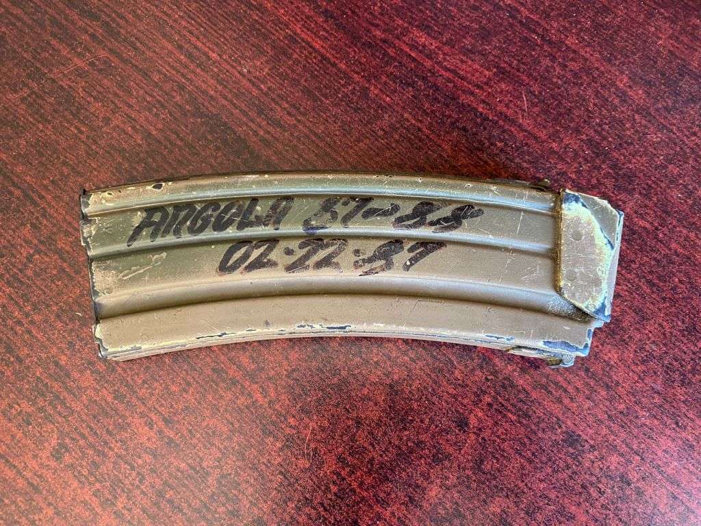 BORDER WAR BRING BACK MAGAZINE FOR R4 RIFLE-ANGOLA OPS HOOPER COMPLETE,WORKING CONDITION