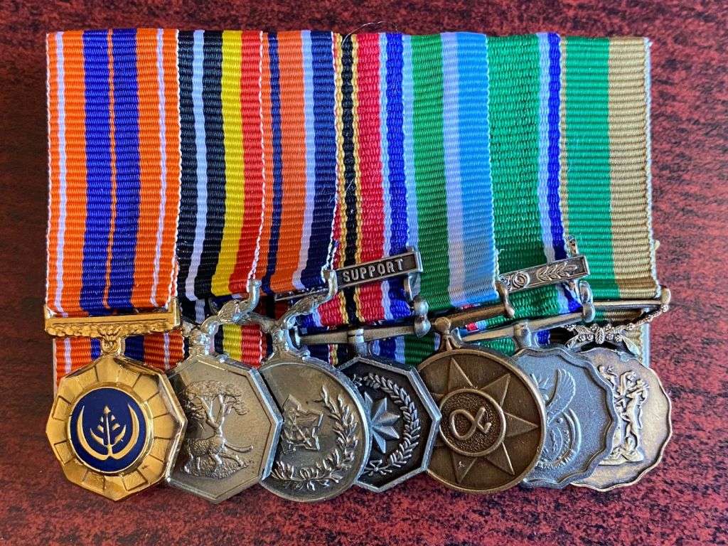 MOUNTED MINIATURE MEDAL GROUP