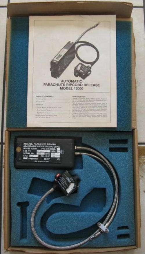 AUTOMATIC PARACHUTE RIPCORD RELEASE MODEL 12000 (COMPUTER).