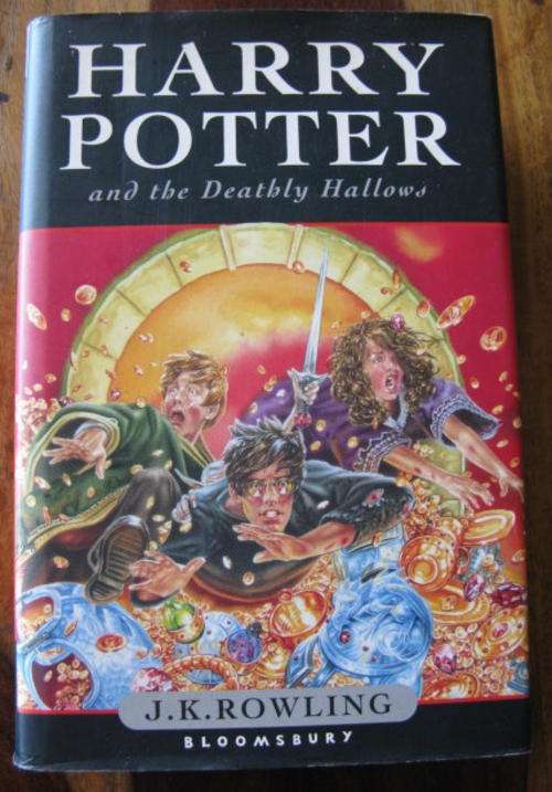 HARRY POTTER & THE DEATHLY HALLOWS.  1ST EDITION PUBLISHED GREAT BRITAIN 2007.
