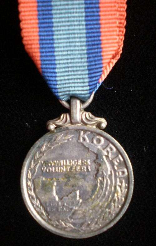 SOUTH AFRICAN MINIATURE MEDAL FOR KOREA-ORIGINAL SILVER MEDAL-SCARCE