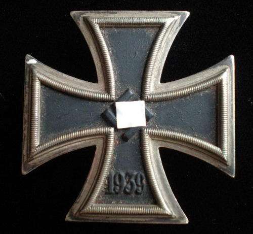 WW2 GERMAN IRON CROSS 1ST CLASS 1939-EISERNES KREUZ 1.KLASSE PIN-BACKED-MONEY BACK GUARANTEE ORIGINA