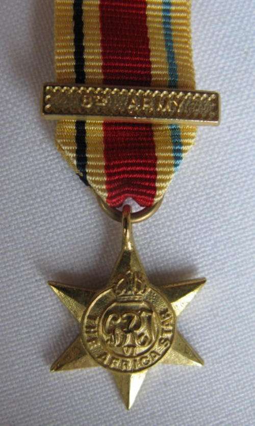 WW2 MINIATURE AFRICA STAR MEDAL WITH 8TH ARMY CLASP