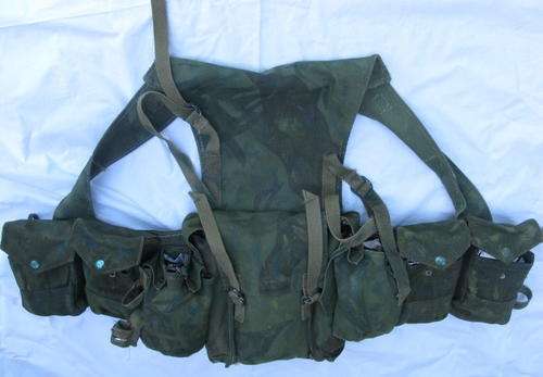RHODESIA ARMY CAMO WEBBING SET-COMPRISES SHOULDER HARNESS,4X LARGE AMMO POUCHES,2X WATER  BOTTLE POU