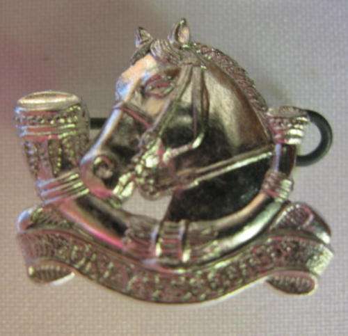 GREY SCOUTS ANODISED CAP BADGE WORN 1976-1980-2LUGS