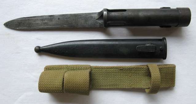 RHODESIA FN BAYONET WITH METAL SCABBARD & CANVAS FROG