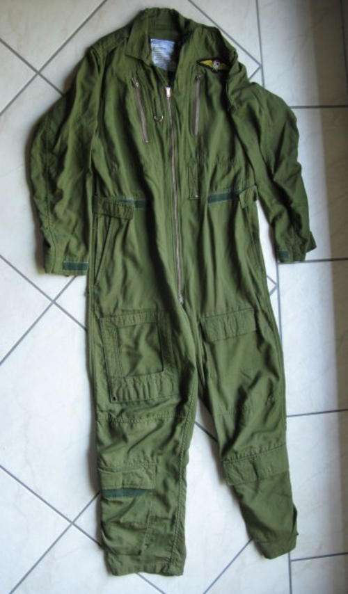 SAAF PILOTS FLIGHT OVERALL SIZE RR91-MEASURES 50CM ARMPIT TO ARMPIT/PIPE LENGTH 73CM-BORDER WAR PERI